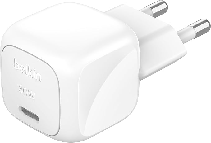 Découvrez le chargeur Belkin BoostCharge 30W USB-C Power Delivery blanc : compact et pratique pour recharger vos appareils compatibles. Sur AKSTOREPRO.